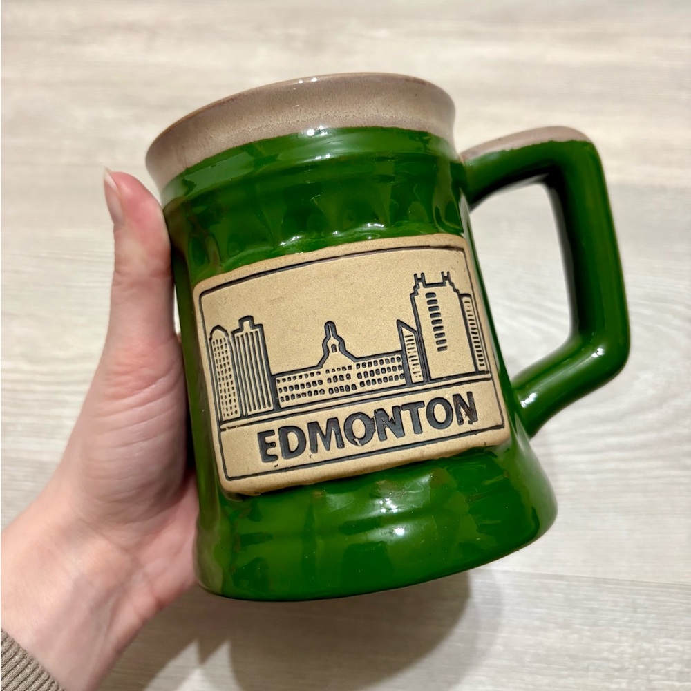 Edmonton Coffee Tea Ceramic Mug Alberta Skyline Souvenir Large Coffee Cup Green